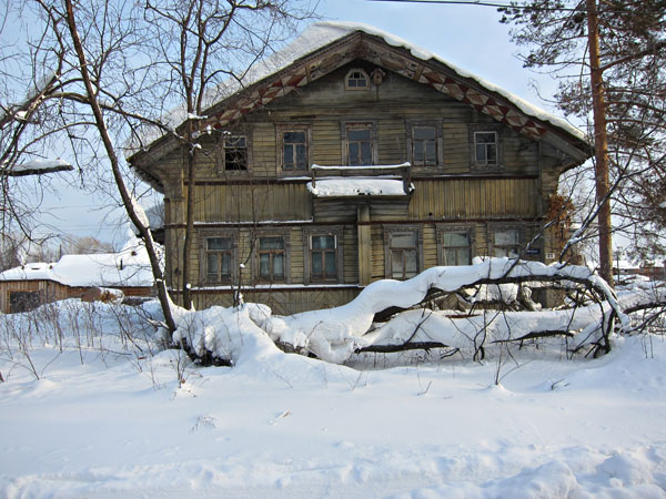 Верхняя Тойма - дом с расписными фронтонами
